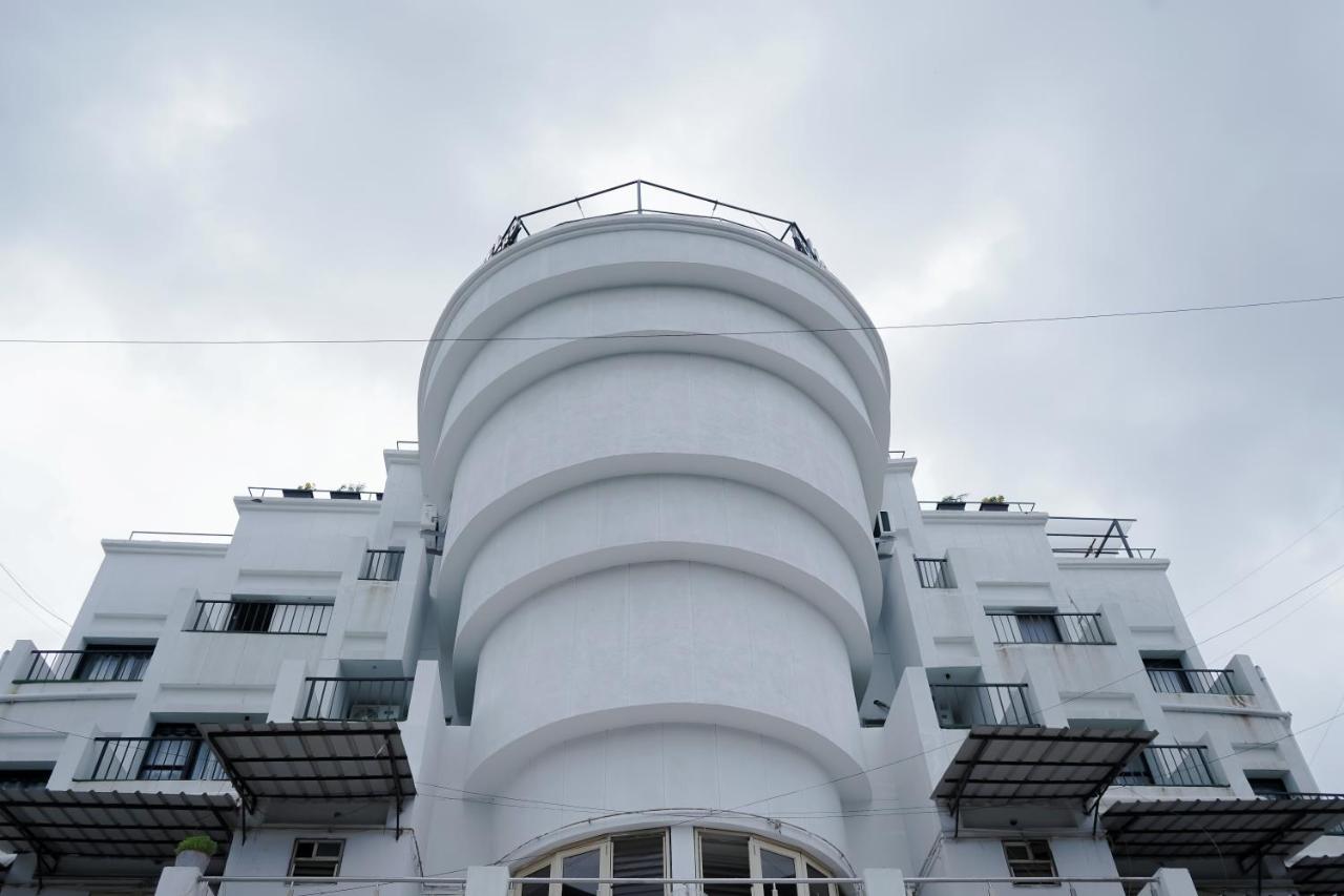 Hotel Royal Accord Surat Exterior photo